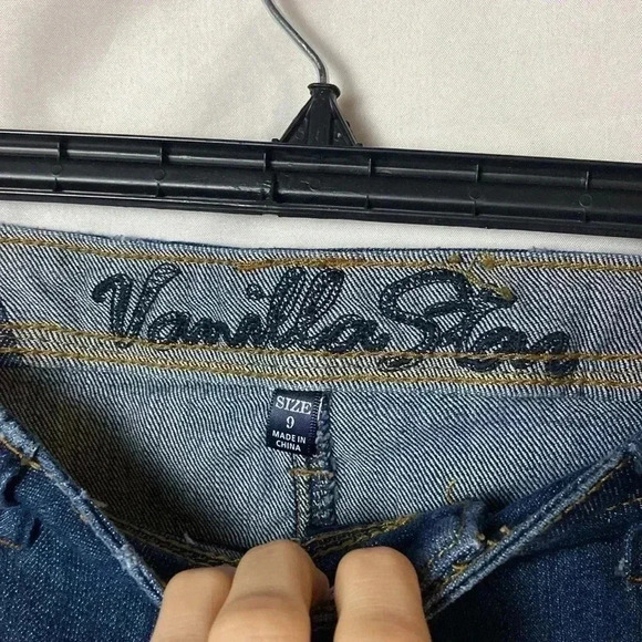 Vanilla Star jean shorts - Picture 2 of 4